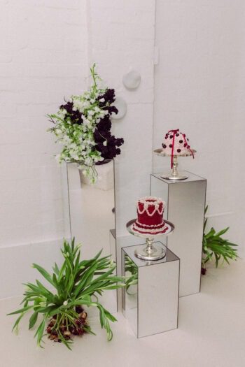 On Trend Event Hire. Mirror plinths